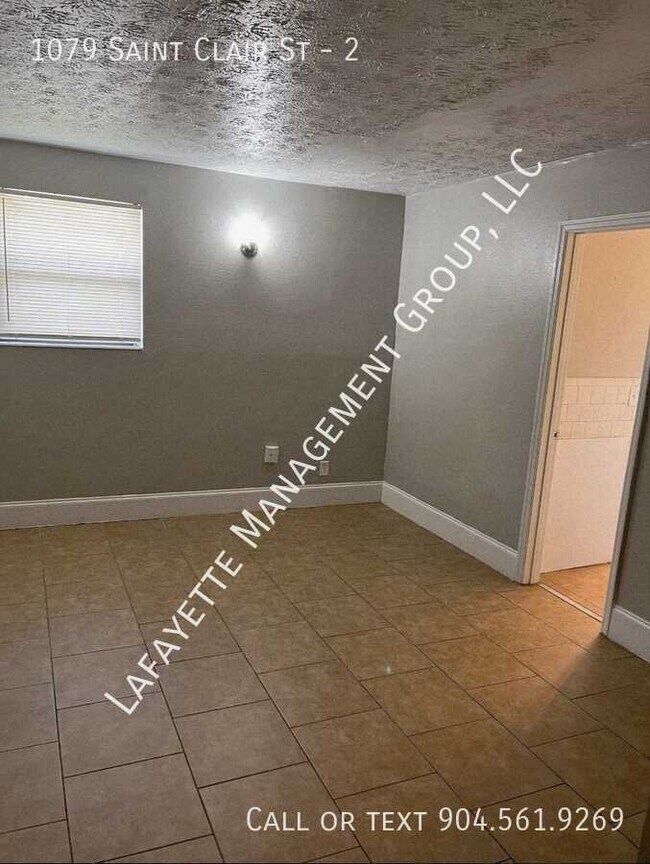 Building Photo - 1079 St Clair St