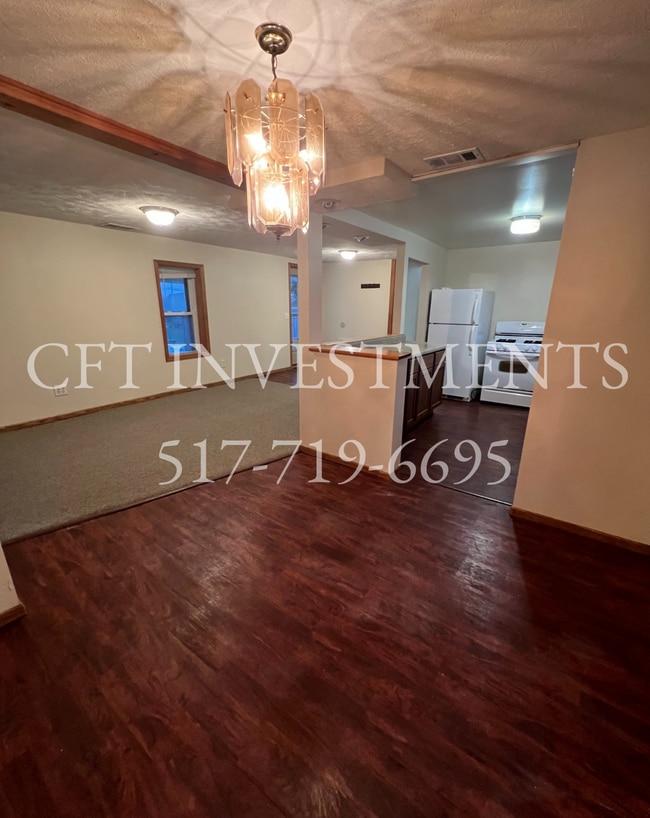 Dining Room - 14360 S Grange Rd