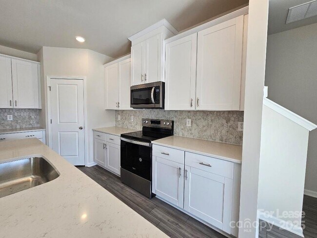 Foto del edificio - 5213 Brailey Cir