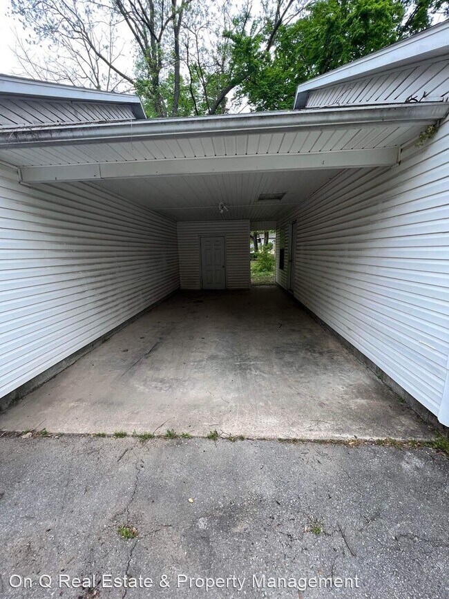 Building Photo - 2 br, 2 bath House - 923 W. Oak Ave #2