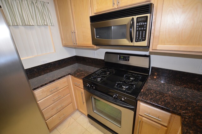 Building Photo - Unfurnished Meridian Luxury 1 Bed | 1 Ba C...