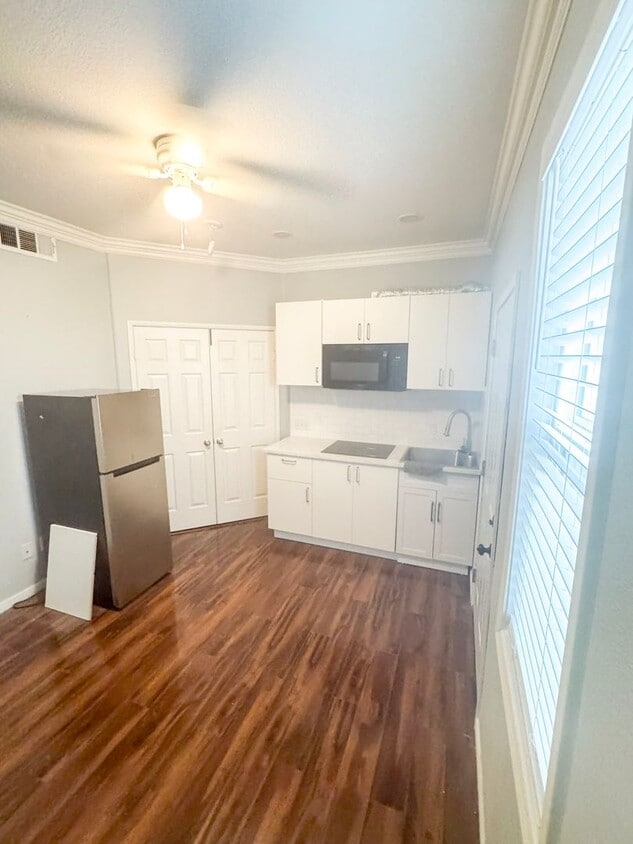 All utilities included - One Bedroom Juni... - All utilities included -  One Bedroom Juni...