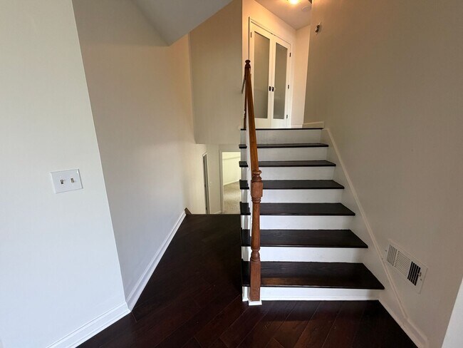 Building Photo - 807 Arbor Forest Pl