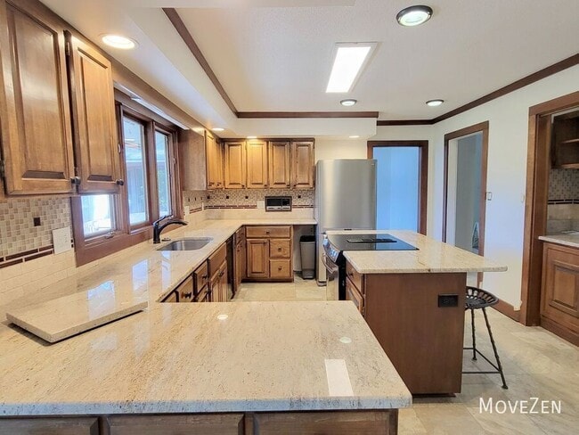 Building Photo - 6829 Greystone Dr