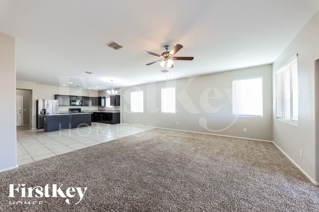 Foto del edificio - 4936 S 238th Ln