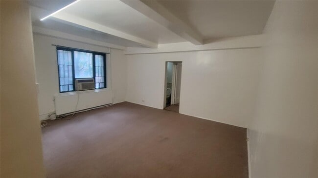 Building Photo - 1596 Unionport Rd