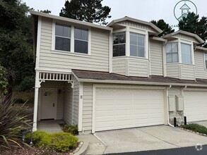 Building Photo - 9 Glen Lake Dr
