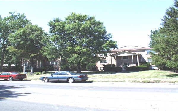 Broadway Court - Broadway Court Apartments