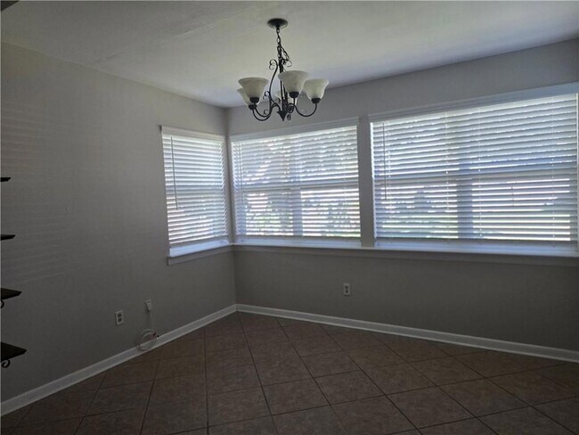 Foto del edificio - 641 Jefferson Heights Ave