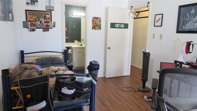 Building Photo - 106 E 30th St