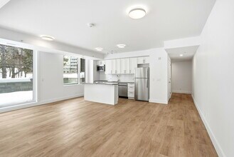 Building Photo - 841 Grenon Ave