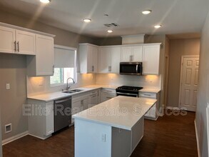 Building Photo - 8696 Camden Dr