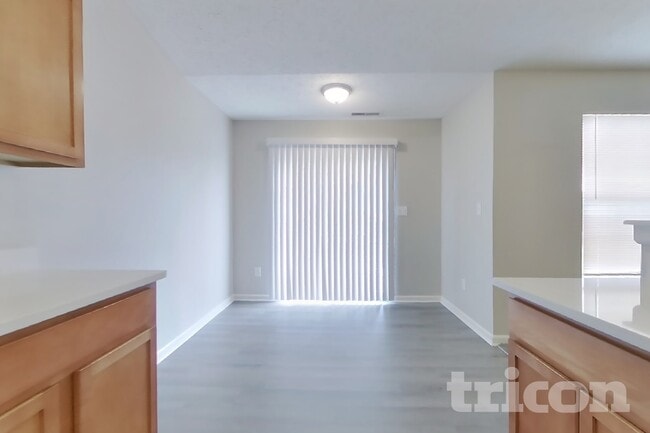 Building Photo - 2497 Foxtail Dr