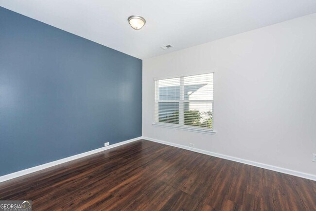 Building Photo - 172 Renford Rd