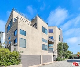 Building Photo - 15 Via Marina