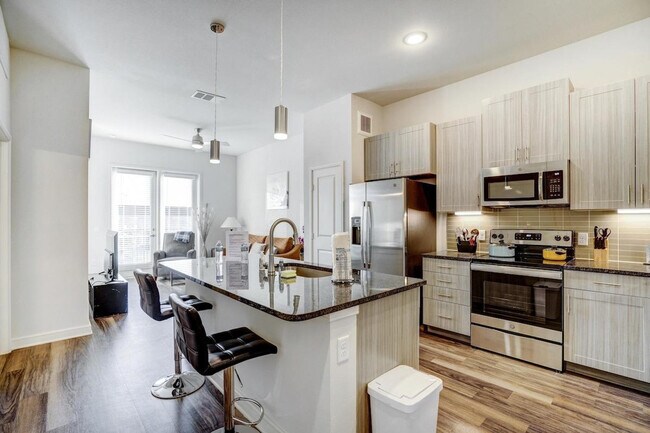 Foto del edificio - 5201 Valley View Ln