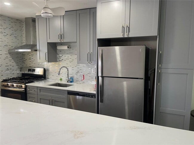 Foto del edificio - 15 NW 204th St