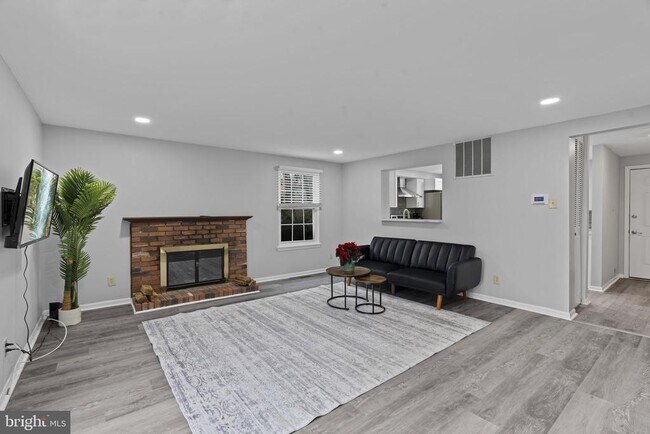 Foto del edificio - 70 Dorchester Cir