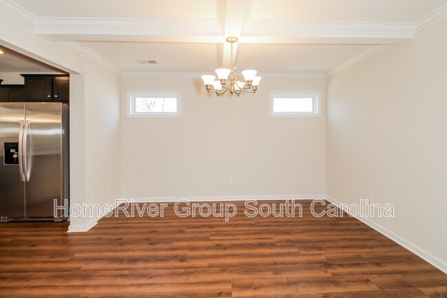 Building Photo - 355 Niblick Dr