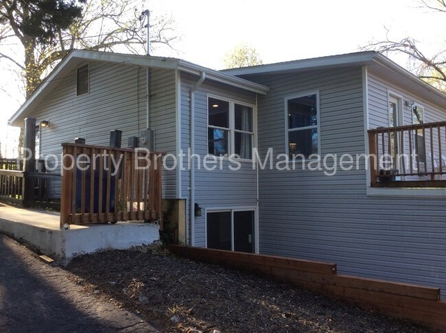 Building Photo - 15565 Old Jamestown Rd