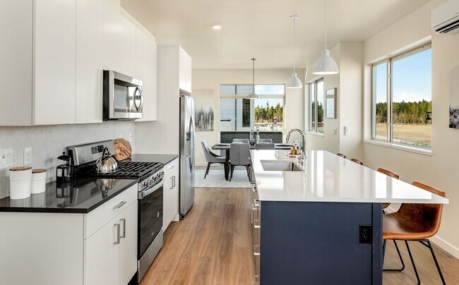 Foto del edificio - 32628 Hemlock Ave SE