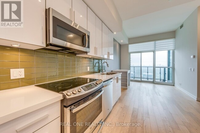 Building Photo - 2200 Lake Shore Blvd W