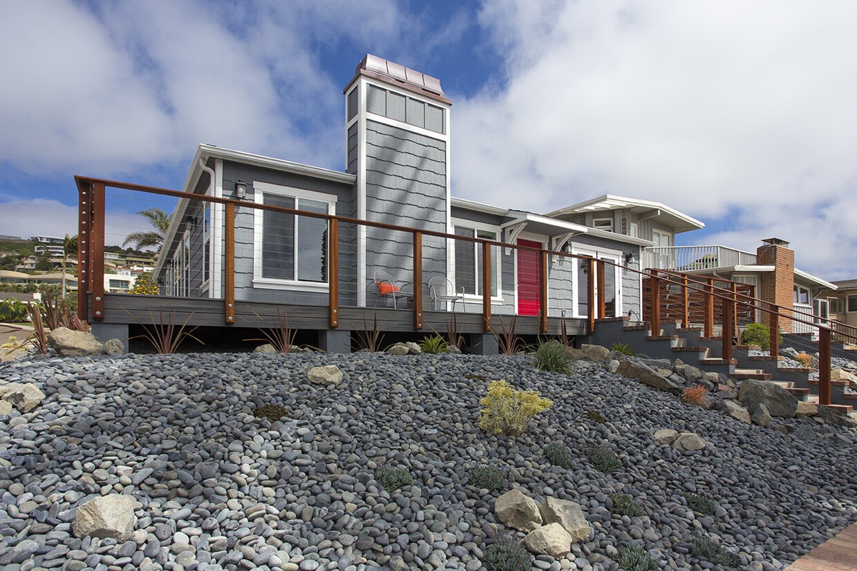 Primary Photo - Newly Remodeled 3 Bedroom House by La Joll...