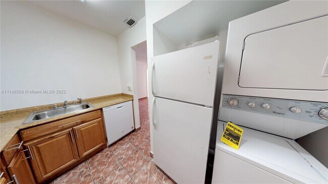 Building Photo - 6675 W 26th Ct