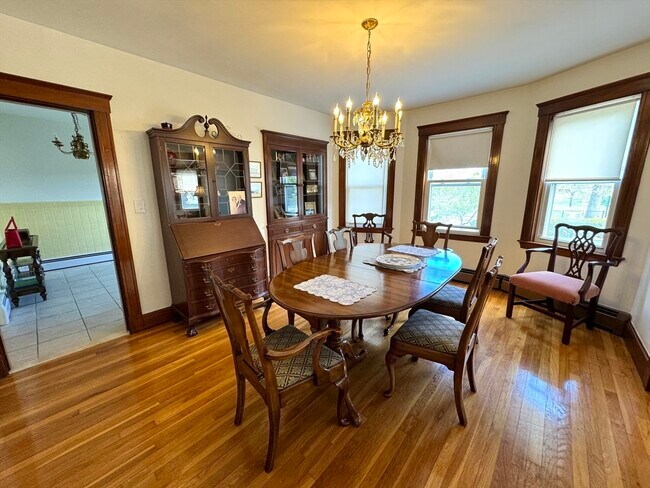 Building Photo - 5 Westchester Rd