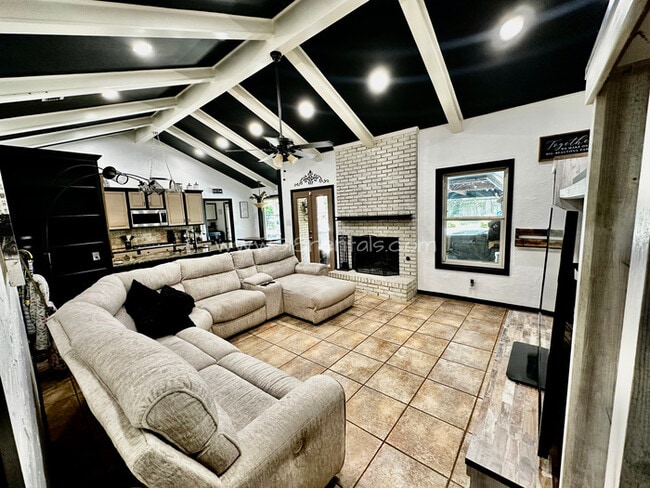 Building Photo - 7313 Camelback Dr