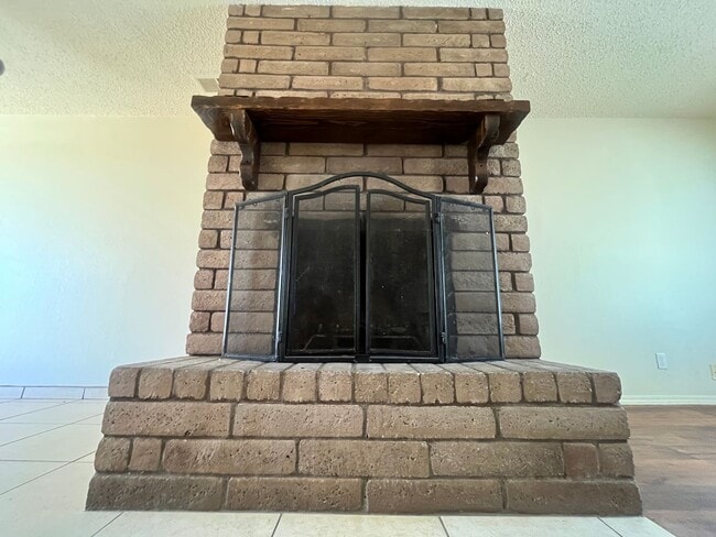 Building Photo - 3 Bedroom 3 Bathroom 1 Car Garage- MOVE IN...
