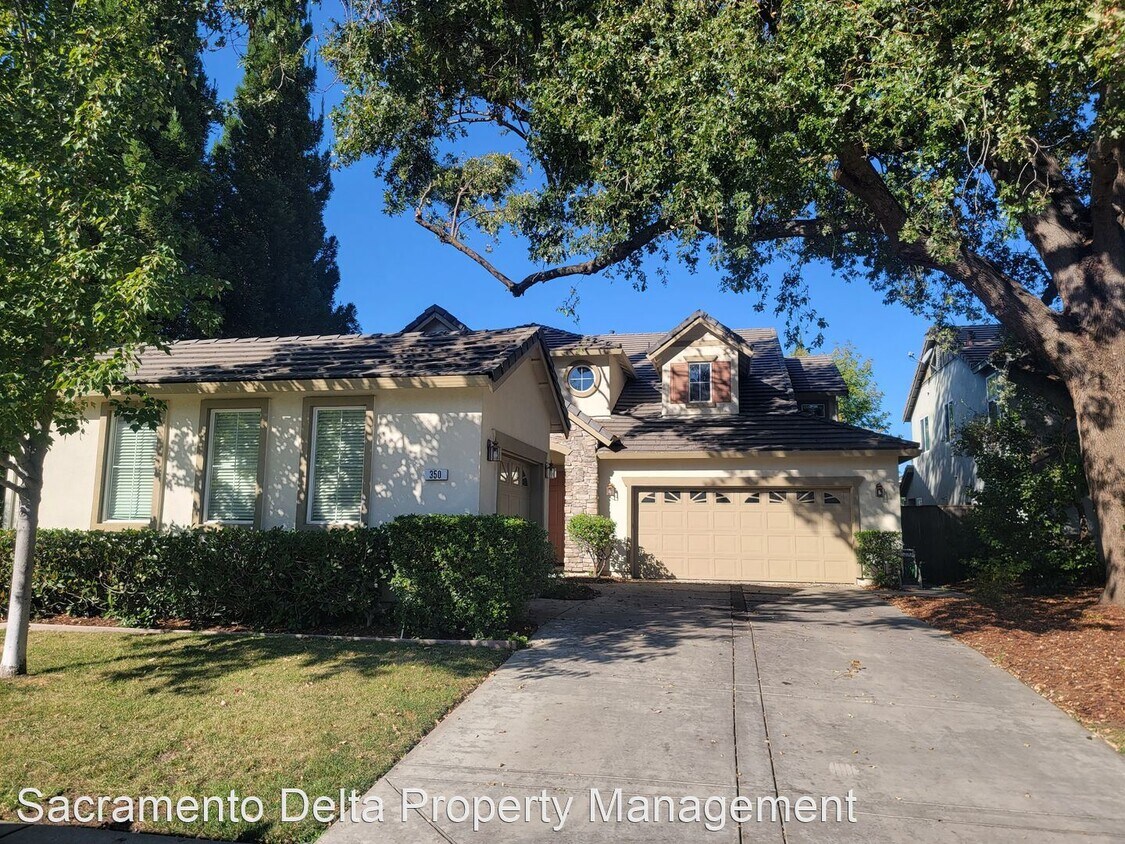 4 br, 2.5 bath House 350 Westlake Dr House Rental in West