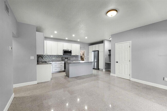 Foto del edificio - 151 N Orlando Ave