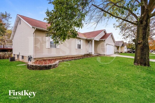 Building Photo - 15 Crystal Lake Dr