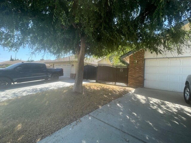 Primary Photo - 5413 Valleybrook Dr
