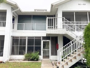 Building Photo - 959 SE Mayo Dr