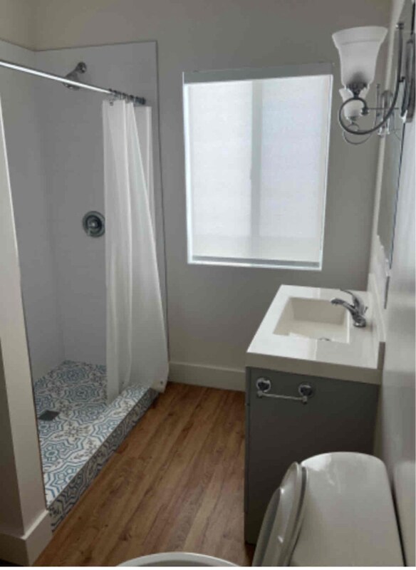 Foto del edificio - 1452 W 20th St