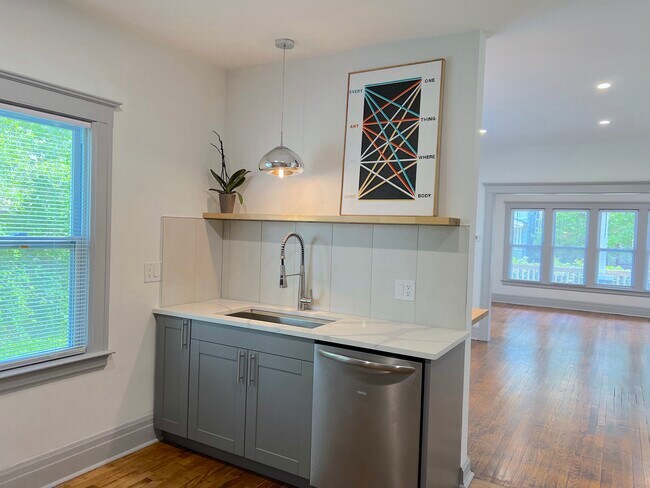Foto del edificio - 3761 Maxwell St