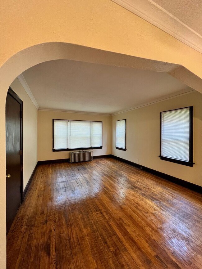 Foto del edificio - 2126 Auburn St