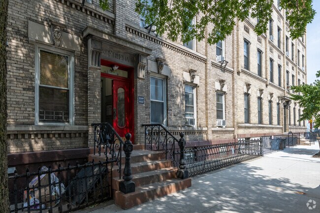Building Photo - 155 Newton St
