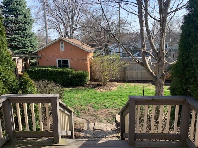 Building Photo - Great Location! Great House! Enjoy baseball games and the park attractions
