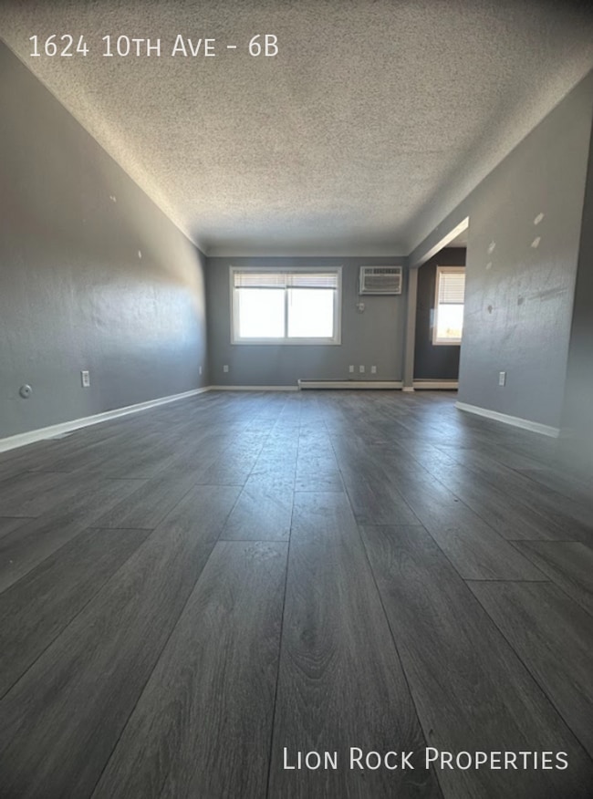 Building Photo - 1624 10th Ave