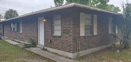 Building Photo - 2578 Chestnut Woods Dr