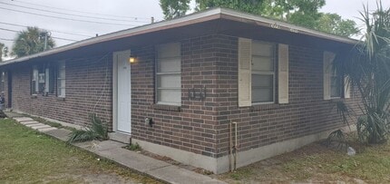 Building Photo - 2578 Chestnut Woods Dr