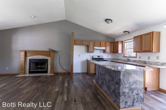 Foto del edificio - 4 br, 2 bath House - 2221 Maxine Lane