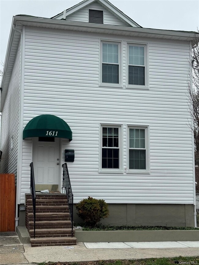 Building Photo - 1611 Research Ave