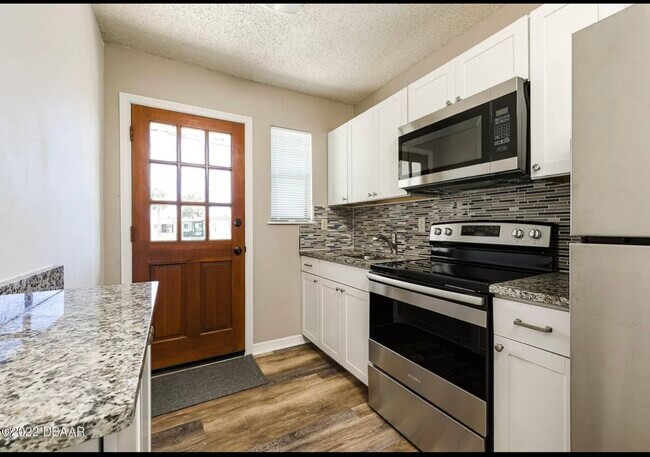 Building Photo - 151 Cardinal Dr