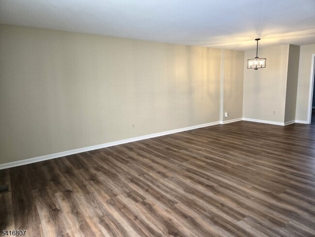 Building Photo - 49 Alexandria Way