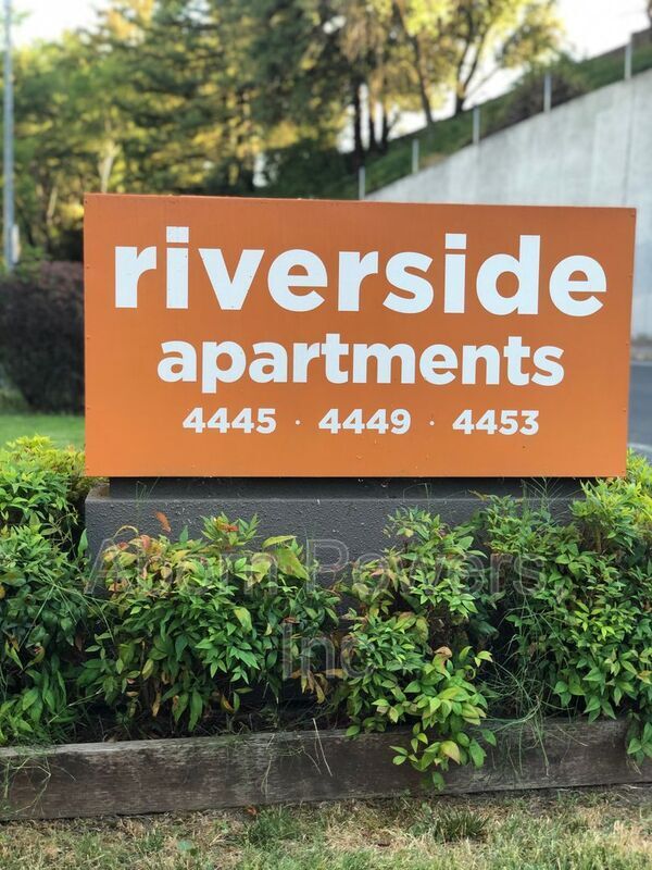 Foto del edificio - 4453 Riverside Blvd