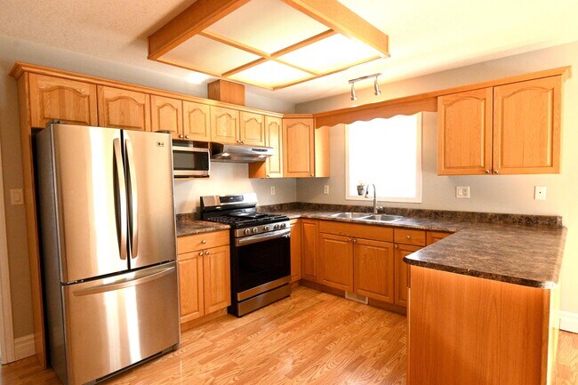 Photo du bâtiment - 3242 Vista View Rd